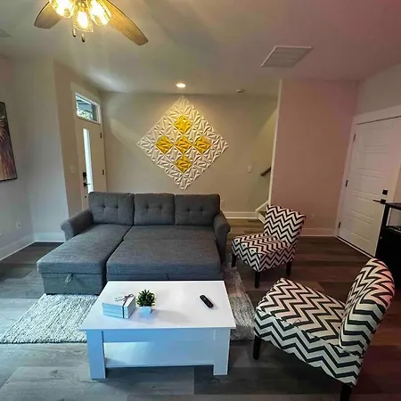 4 Story Queen City Retreat! New! Walk To Downtown! Charlotte Exterior photo
